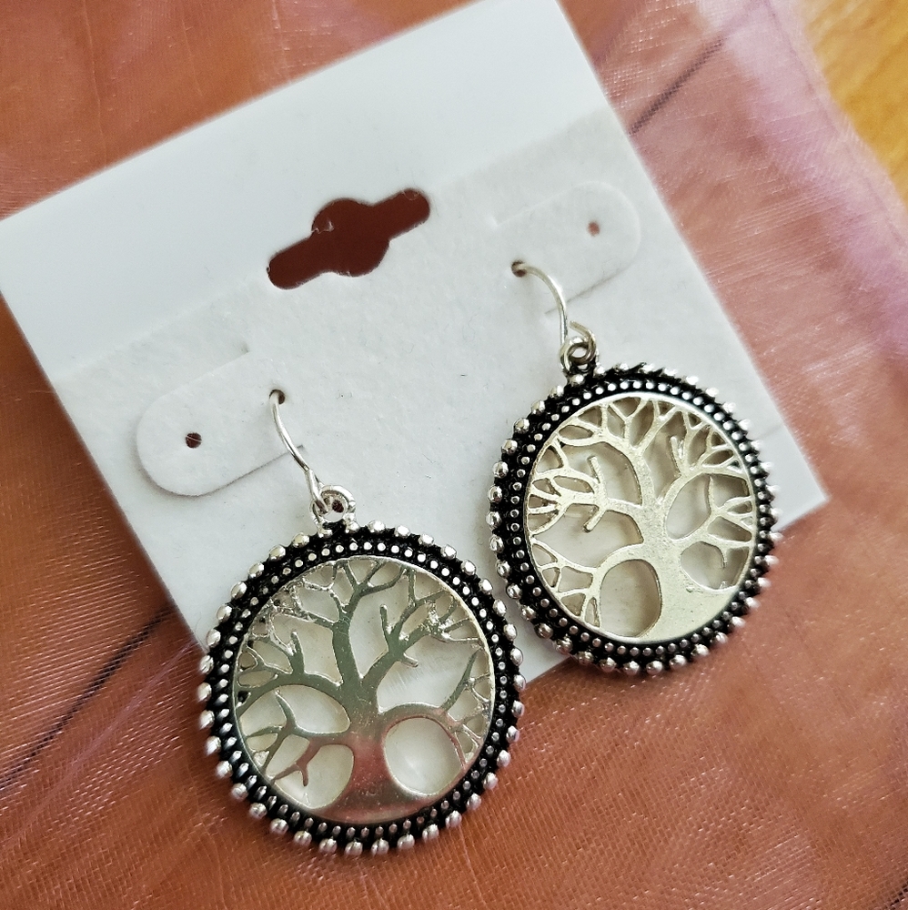 Earrings - Picture 3 of 3